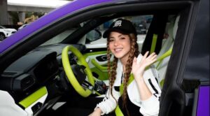 Fan de Shakira quiere vender el auto que la cantante sorteó