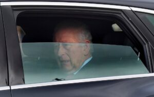 Carlos III aparece en el comienzo público | Internacional