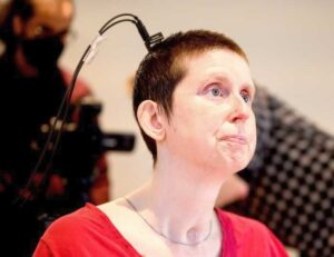 Una mujer puede ‘hablar’ en tiempo real, solo 20 años después, conectando su cerebro en una máquina | Ciencia