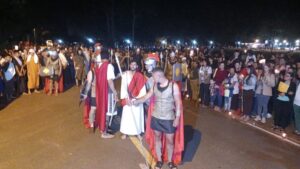 Arrancó la segunda edición de “Kurusu Rape” con un viacrucis escenificado y realista en San Joaquín