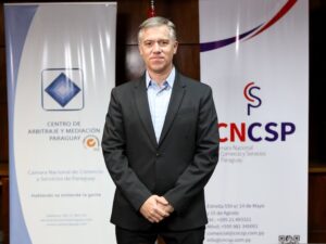 Cámara Nacional de Comercio y Servicios de Paraguay: Ricardo Dos Santos asume la presidencia