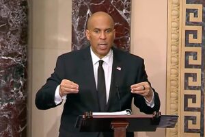 Cour Booker es muy alto en el Senado de los Estados Unidos en Tratate | Internacional