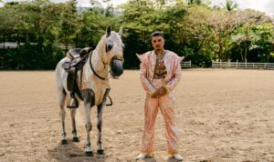 Rauw Alejandro estrenó oficialmente su tema «Carita Linda»