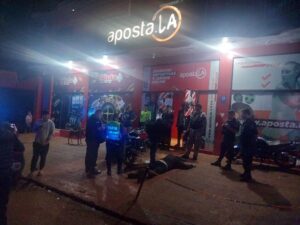 Guardia hiere a asaltante y frustra millonario robo a local de apuestas en Ciudad del Este