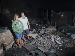 Incendio dejó a dos familias sin hogar en Villeta: piden ayuda solidaria