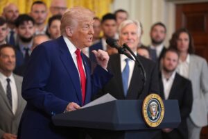 La guerra de Donald Trump, Live | Trump amenaza algo con árboles repetitivos al 104% | Internacional