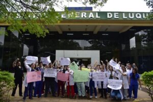 Médicos residentes del Ministerio de Salud reclaman reajuste salarial y anuncian movilizaciones