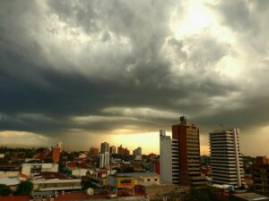 Meteorología: alerta de “fenómenos de tiempo severo” para Asunción y 13 departamentos