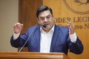 Senador insiste en que “mafia” estropea equipos médicos en hospitales públicos para favorecer a privados