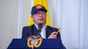 Y morder y carcecá, Peter toma la última carta de paz completa