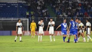 Vélez Sarsfield humilla y acrecienta la crisis de Olimpia