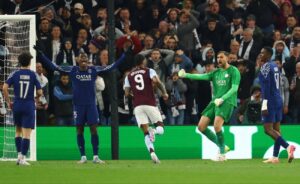 PSG sufre contra Aston Villa pero avanza a semifinales de Champions