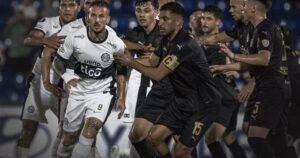 Olimpia empata con Peñarol y se complica en la Libertadores
