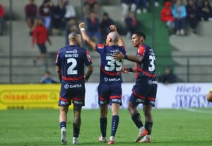 Cerro Porteño fue contundente y recorta distancias con el puntero