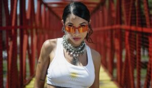María Becerra fue internada de urgencia en un hospital