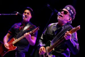 Andrés Calamaro le dice a Cali «hasta» debido a la necesidad de proteger a Syffer