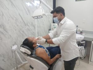 Historias de vida: con trabajo y sacrificio, joven odontólogo logra instalar consultorio en Fuerte Olimpo