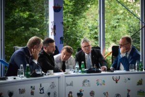La última hora de la guerra rusa en Ucrania, en vivo | Moscú y Kyiv acuerdan una discusión de jinete y cambian a 2000 prisioneros en su primera reunión en tres años en 3 años | Internacional