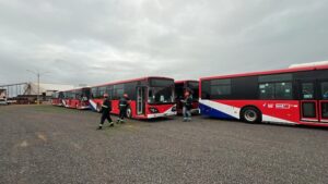 Licitación para operar buses eléctricos: ¿Cuántos pasajeros pueden trasladar y cuánto tiempo tardará recargar las baterías?