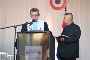 Monseñor Collar llama a combatir la desigualdad y valorar el bien público en desfile de Ciudad del Este