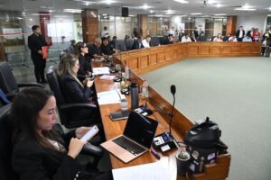 Oposición pide elecciones para eventual sucesor de Nenecho, pero TSJE dice que es inviable