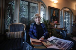 Rena Frint, una chica que sobrevivió solo en el campamento nazi: «Dondequiera que fueras, viste y hueles a la muerte» | Sistema