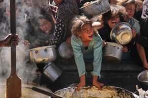 Un bloque israelita en Gaza: «Tengo hambre porque soy una víctima asesinada» | Internacional
