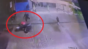 Video: en violento asalto, despojan de su motocicleta a un joven en Ñemby