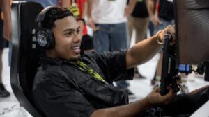 Myke Towers forma parte de la banda sonora de ‘F1’