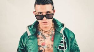 Lenny Tavarez fue premiado como el Compositor Latino del Año