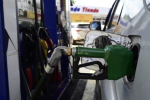 ¿Pueden volver a bajar los precios de combustibles? La respuesta de Petropar