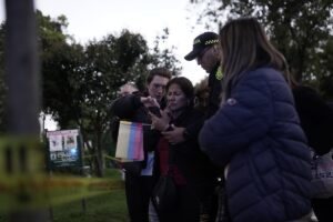 En la película | Este fue un ataque contra Miguel Uribe Turbay
