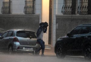 Lluvias de 120 mm y vientos de hasta 100 km/h para los siguientes dos días