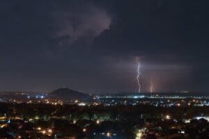 Meteorología anuncia tormentas eléctricas para ocho departamentos