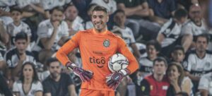 (VIDEO) ¡El arquero de Olimpia hizo una rarofila lalada!