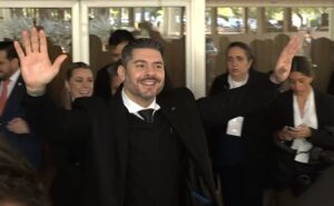Video: Nenecho se compara con Rocky Balboa y dice que “el muerto goza de muy buena salud”