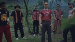 Kchiporros se hace viral con el nuevo video de «Salto Al Vacío»