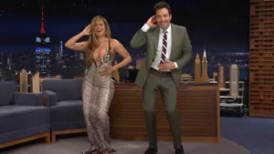 Karol G le enseñó a bailar «Tropicoqueta’ a Jimmy Fallon