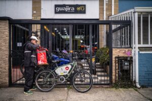 Bogotá: Bicicletas eléctricas al vendedor y controlar el aire en la capital estadounidense