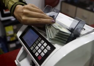Cotización del dólar bajó en 20 días todo lo que se apreció en un año