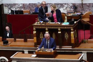 Franéoius Bayorou: el gobierno francés prohíbe un poderoso viaje a seis meses | Internacional