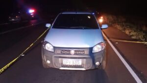 Intensa balacera desde dos vehículos deja heridos y uno está desaparecido