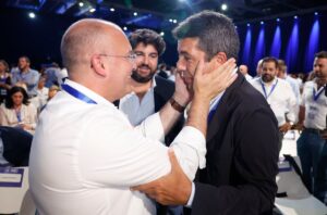 Majón toma cofres después del Congreso de PP, pero la gente no olvida y pide Qomberta Bandi | Noticias de la gente valenciana