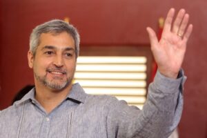 Mario Abdo expresa respaldo a Álvaro Uribe tras condena por fraude procesal