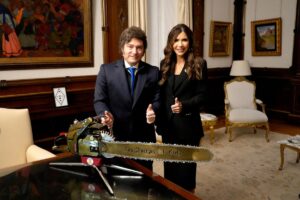 Mile y Trump comienzan el proceso que se entregará a los argentinos de la visa