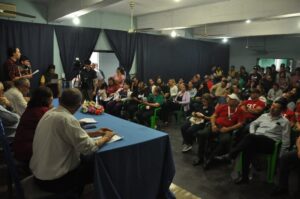 Sindicatos anuncian Congreso y no descartan una huelga general
