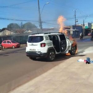 Patrullera se incendió en pleno centro de Pedro Juan Caballero