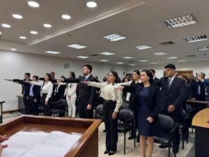 Juran 18 nuevos abogados en Amambay con presencia del ministro de la Corte Suprema