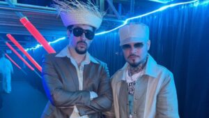 Farruko cantó «Lo que pasó en Hawaii» en el show de Residencia de Bad Bunny – Estación 40