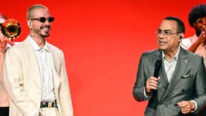 J Balvin interpretó «Misterio» con Gilberto Santa Rosa en The Tonight Show